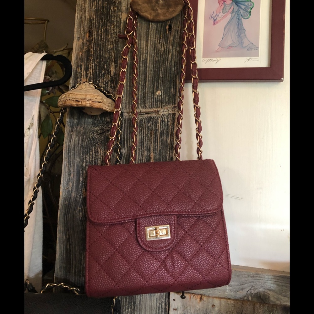 Adjustable cross body to clutch purse.
